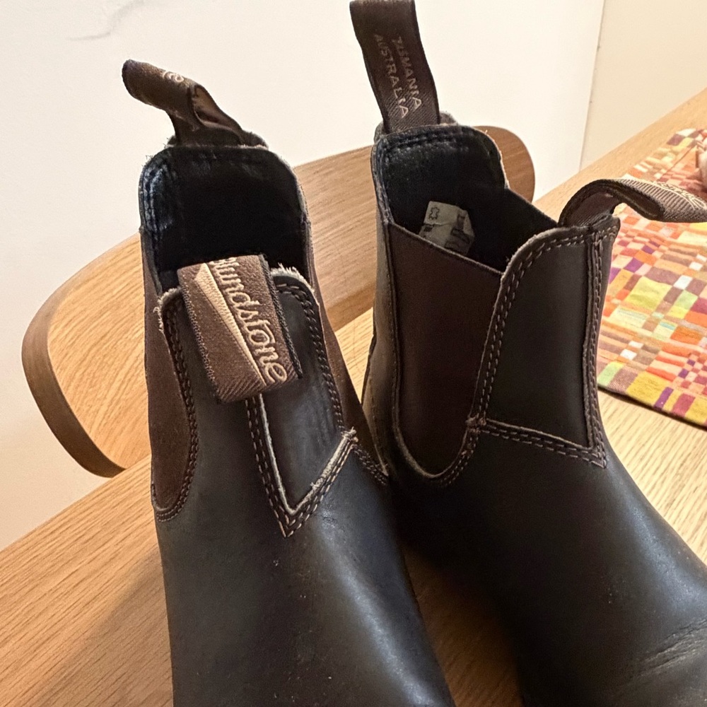 Blundstone original 500 series brown - women’s 9m (fit me, women’s size 10)